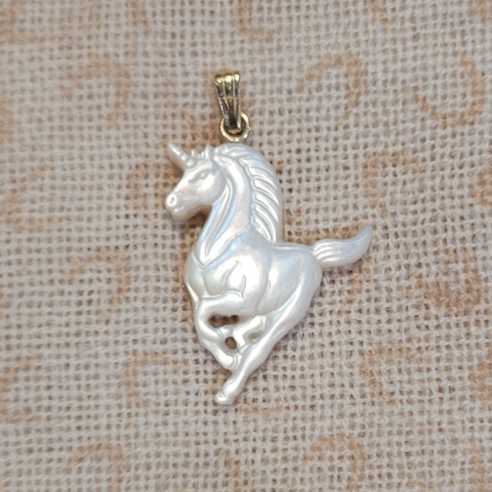 Vintage Carved Mother of Pearl Unicorn Pendant With 14k Gold Bail - Picture 4 of 6
